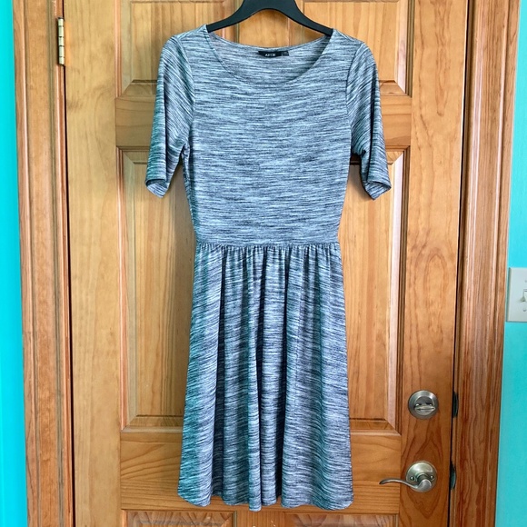Women’s size XS Apt 9 gray short-sleeved soft and comfy dress with pockets - Picture 1 of 6
